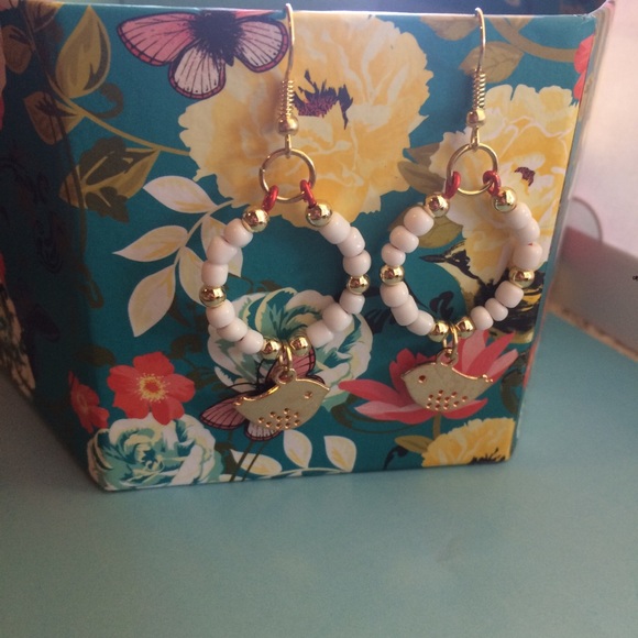 Small hoop earrings - Picture 2 of 3